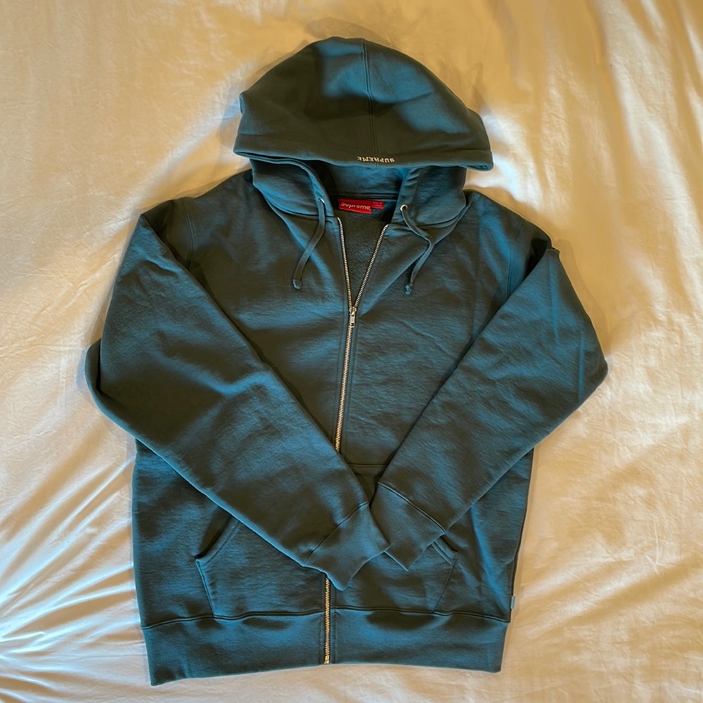 Supreme hoodie